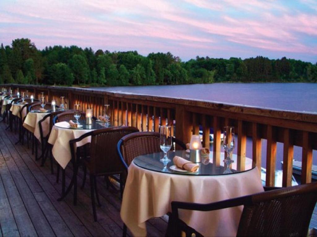 Hotel Taboo Muskoka Gravenhurst Zewnętrze zdjęcie